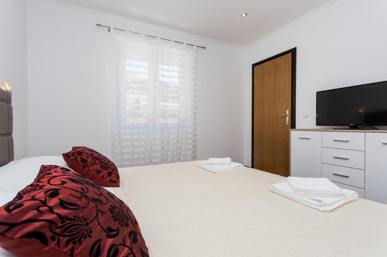 Apartments Anna I バスカ エクステリア 写真